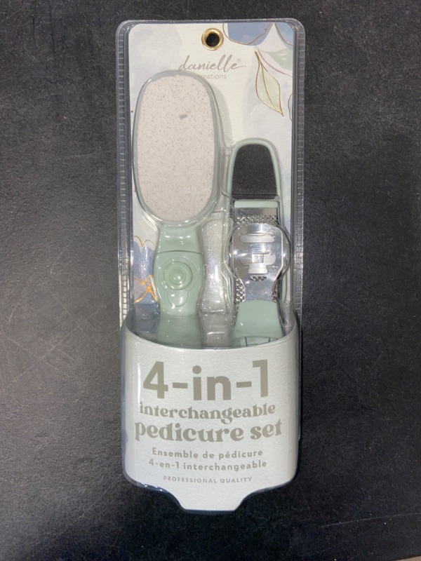 Photo 2 of 2 Pack - Danielle Creations 4-In-1 Interchangeable Pedicure Kit GREEN