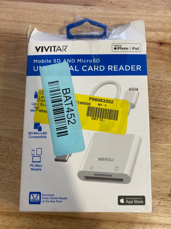 Photo 2 of Vivitar Mobile SD and microSD Universal Card Reader