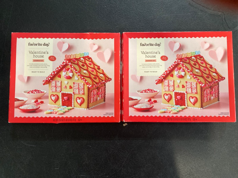 Photo 2 of 2x-Valentines Cookie House Kit - 23.51oz - Favorite Day