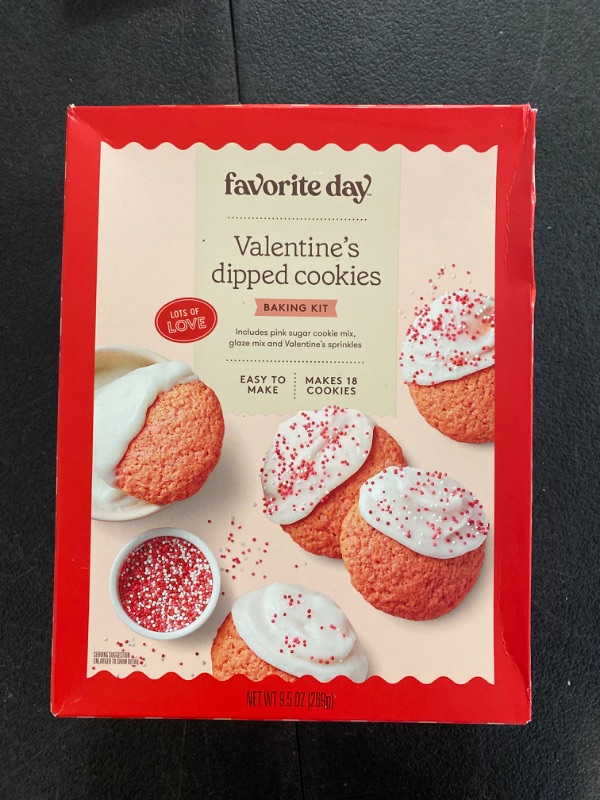 Photo 3 of Valentines Cookie House Kit - 23.51oz - Favorite Day/2x Valentines Dipped Cookie-9.5 oz - Favorite Day