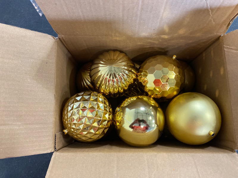 Photo 2 of 11 Gold assorted ornaments  