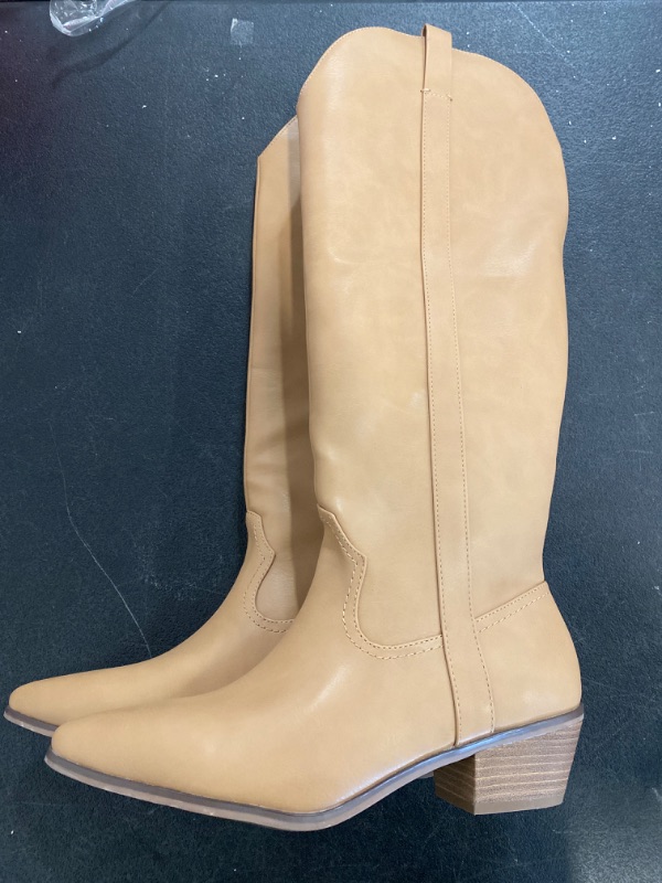 Photo 2 of Womens Sommer Western Boots - Universal Thread Size 11