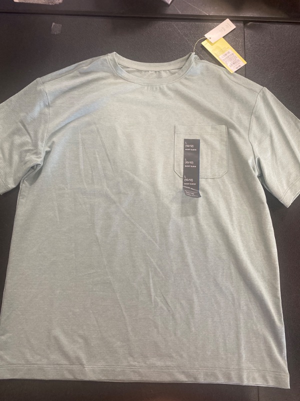 Photo 2 of Size L 10/12 Boys' Ventilated Pocket T-Shirt - All In Motion™