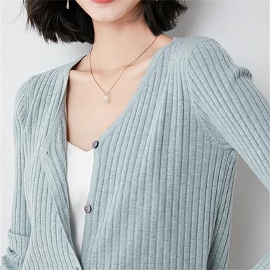 Photo 1 of Size XL Women's Knit Cardigan V-Neck Long Sleeve Slim Fit Knit Sweater