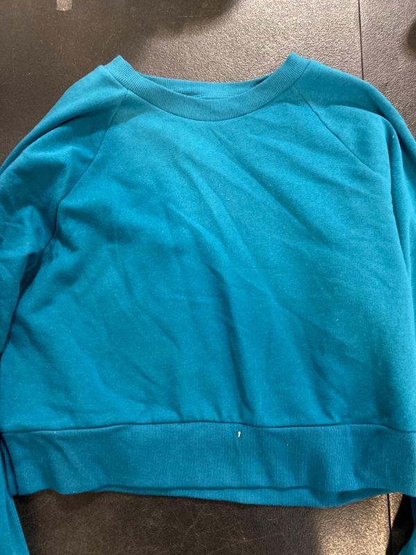 Photo 2 of Women's cropped sweatshirt Medium