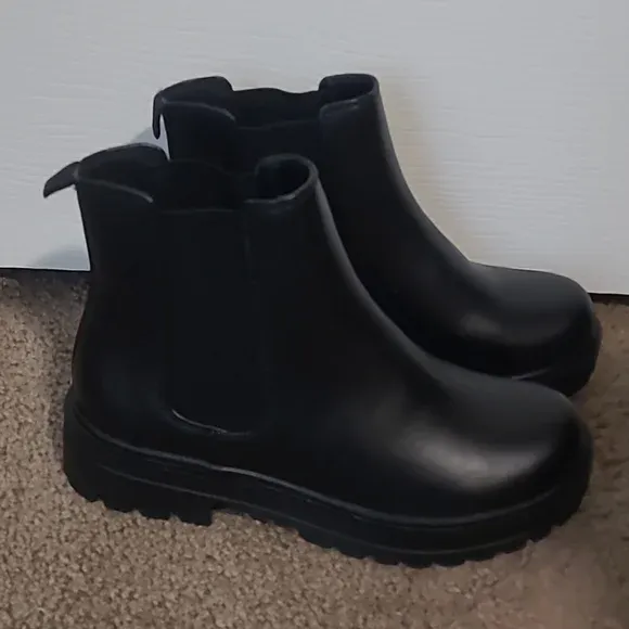 Photo 1 of Womens Black Primark Boots US Size 7
