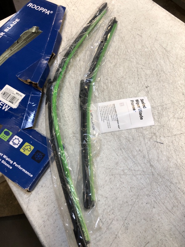 Photo 2 of 2 wipers Replacement for 2005-2012 Toyota Avalon/2013-2017 Ford Taurus/2010-2016 Lincoln MKS, Windshield Wiper Blades Original Equipment Replacement - 26"/20" (Set of 2) Pinch Tab 26"+20"