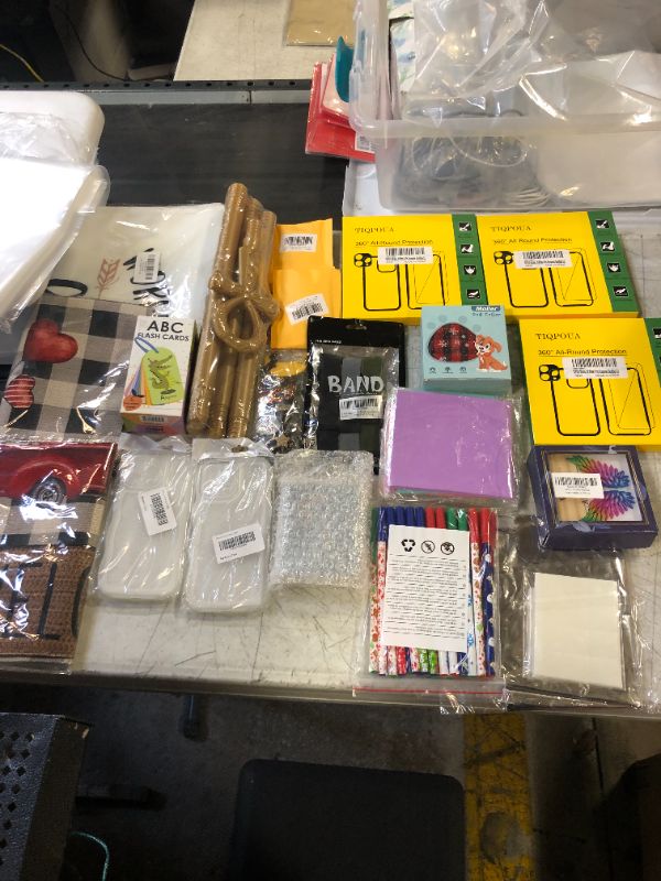 Photo 1 of 20 PCS MISC. ITEMS BAG LOT