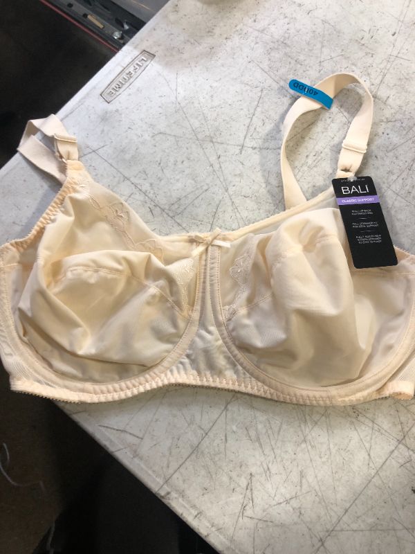 Photo 2 of Bali Women's Flower Underwire Bra 40DDD Light Beige