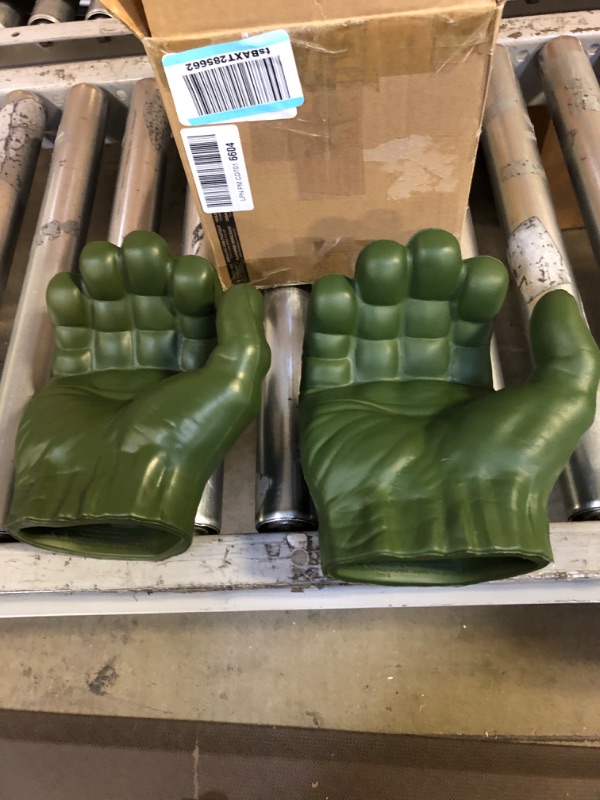 Photo 2 of Avengers Hulk Roleplay Toy------TWO RIGHT HANDS