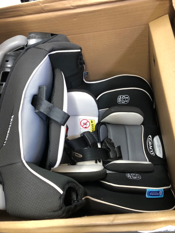 Photo 3 of Graco Extend2Fit Convertible Car Seat, Gotham