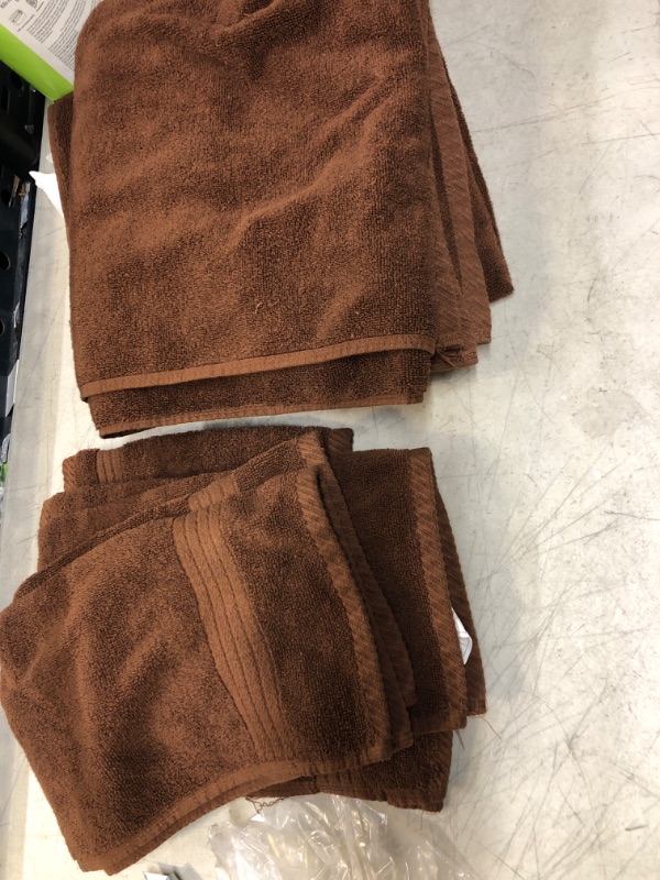 Photo 2 of 2 Towels And 4 Hand Towels Brown