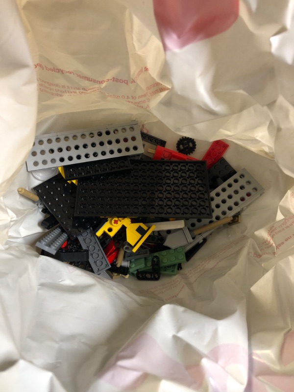 Photo 1 of LEGO Icons Land Rover Classic Defender 90 10317 Model Car Building Set for Adults and Classic Car Lovers, This Immersive Project Based on an Off-Road Icon Makes a Great Graduation Gift for Him or Her