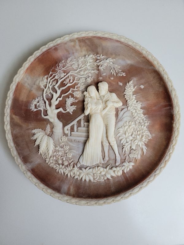 Photo 1 of INCOLAY STONE INLAY PLATE “THE KISS” BY RODGER AKERS 10” DIAMETER