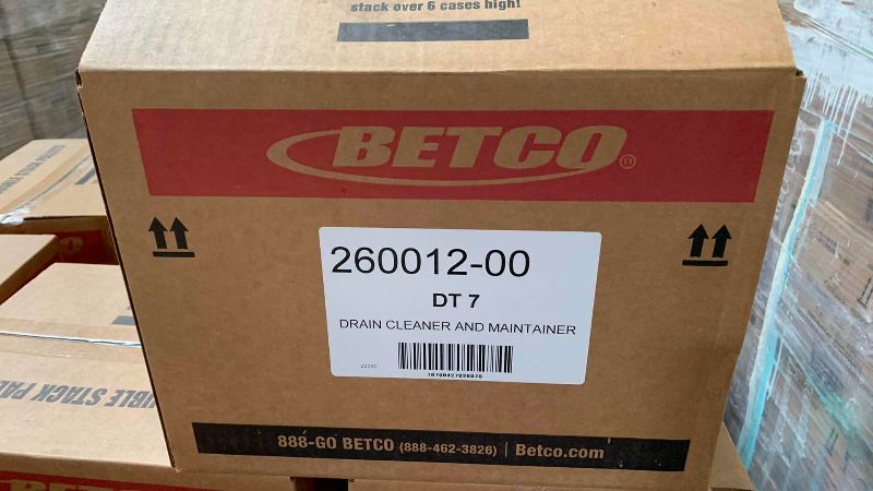 Photo 1 of 12-BETCO GREEN EARTH DT 7 1 QUART