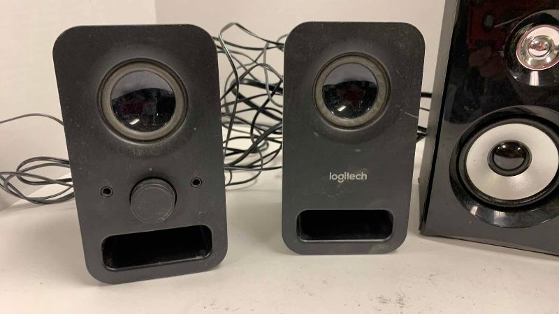 Photo 1 of 2-COMPUTER SPEAKERS: LOGITECH AND ALIEN VIBES