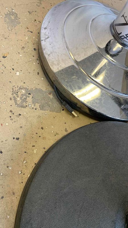 Photo 1 of 3 USB LIGHTED AND 3 REGULAR STANCHIONS