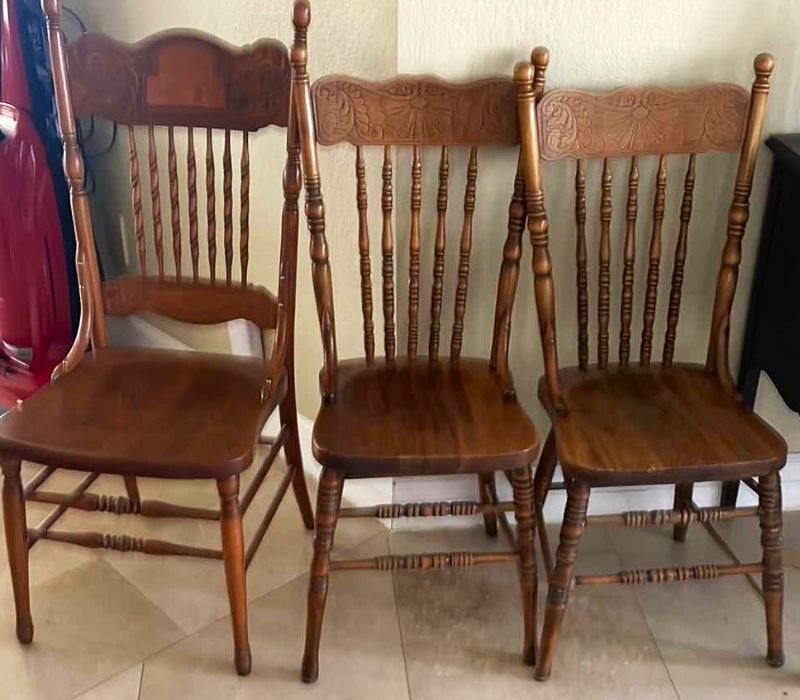 Photo 1 of 3 VINTAGE TABLE CHAIRS 40”