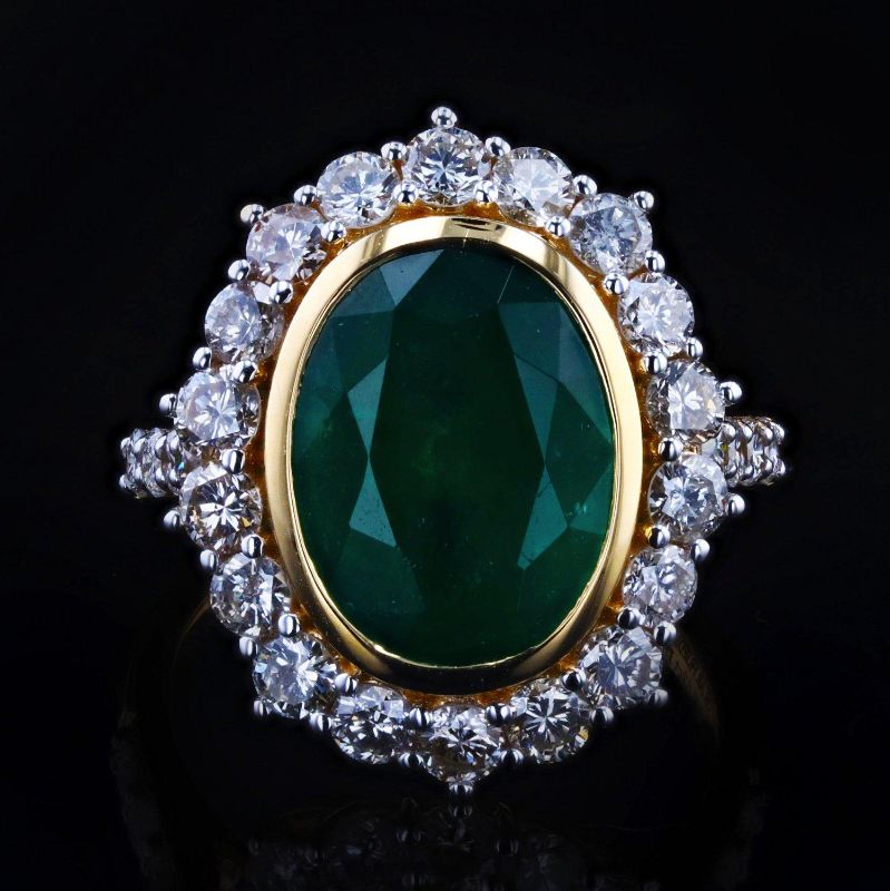 Photo 1 of 5.62ct Emerald and 1.77ctw Diamond 18K Yellow Gold Ring (APPROX SIZE 6-7) W/MSRP APPRAISAL RN032233
