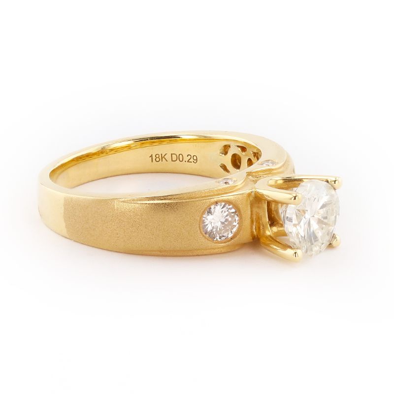 Photo 1 of 0.97ct SI2 CLARITY CENTER Diamond 18K Yellow Gold Ring (1.26ctw Diamonds) (APPROX SIZE 6-7) RN021599
