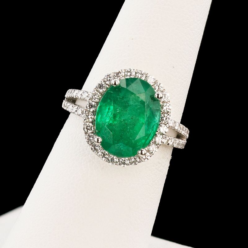 Photo 1 of 4.90ct Emerald and 0.72ctw Diamond Platinum Ring (APPROX SIZE 6-7)  RN03360

