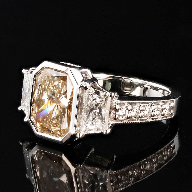 Photo 3 of 2.01ct SI3 CLARITY Fancy Light Brown CENTER Diamond 18K White Gold Ring (3.26ctw Diamonds) (APPROX SIZE 6-7) RN033481
