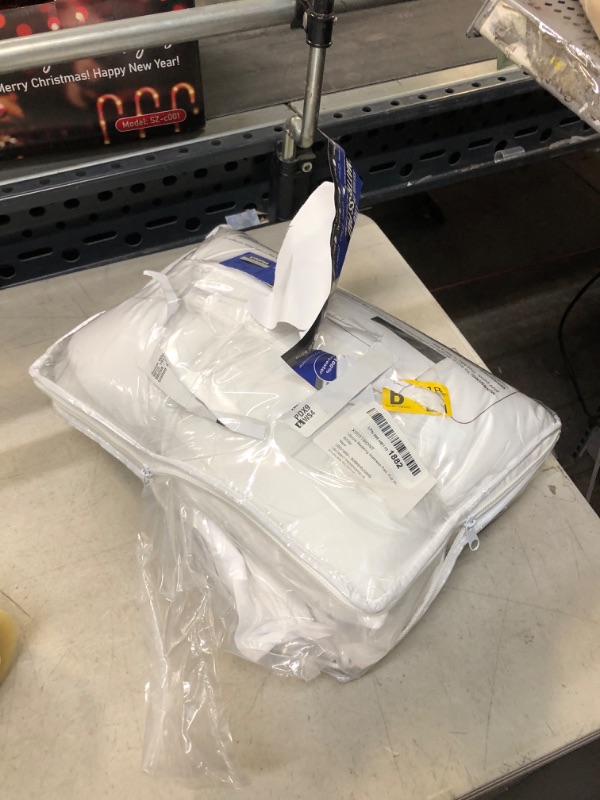 Photo 1 of  WHITE  MATTRESS PAD COVER ( SIZE: FULL XL) 