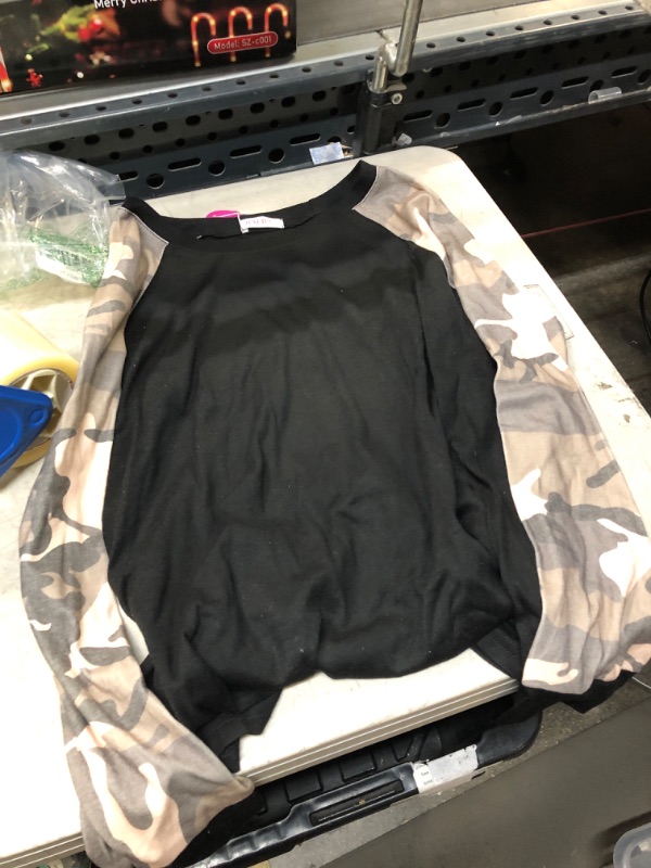 Photo 1 of BLACK CAMO LONG SLEEVE TOP ( SIZE:L) 