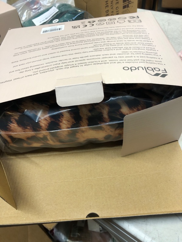 Photo 1 of Fabludo Large Heating Pad for Back Pain Relief, Electric Heating Pad for Neck and Shoulders, Portable & Safe, Fast-Heating, Auto Shut Off, Gifts for Women (Leopard)