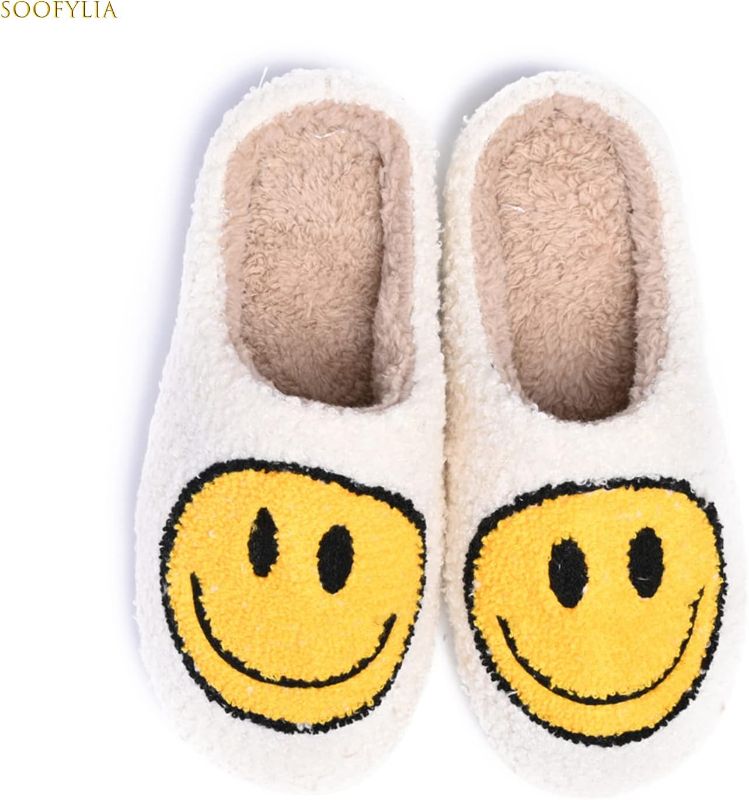 Photo 1 of Cute Smile Face Slippers for Women and Men,Soft Plush Comfy Warm Couple Slip-On House Happy Face Slippers For Winter Indoor Outdoor Smile Slippers Non-slip Fuzzy Flat Slides

