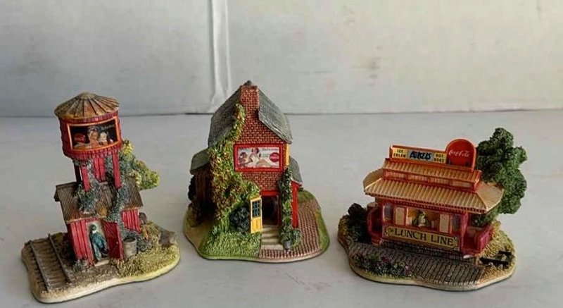 Photo 1 of 3-VINTAGE COLLECTIBLE MINI COCA COLA COUNTRY HOUSES