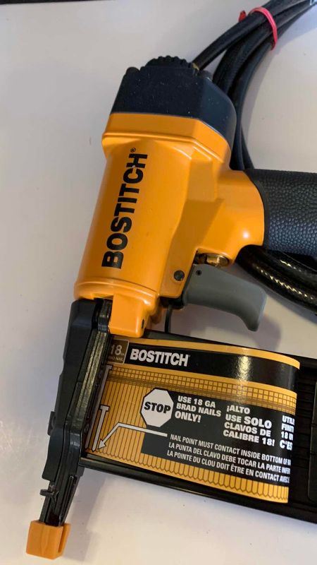 Photo 1 of BOSTITCH SB-1850bn 18 GUAGE PNEUMATIC FINISH NAILER WITH CABLE