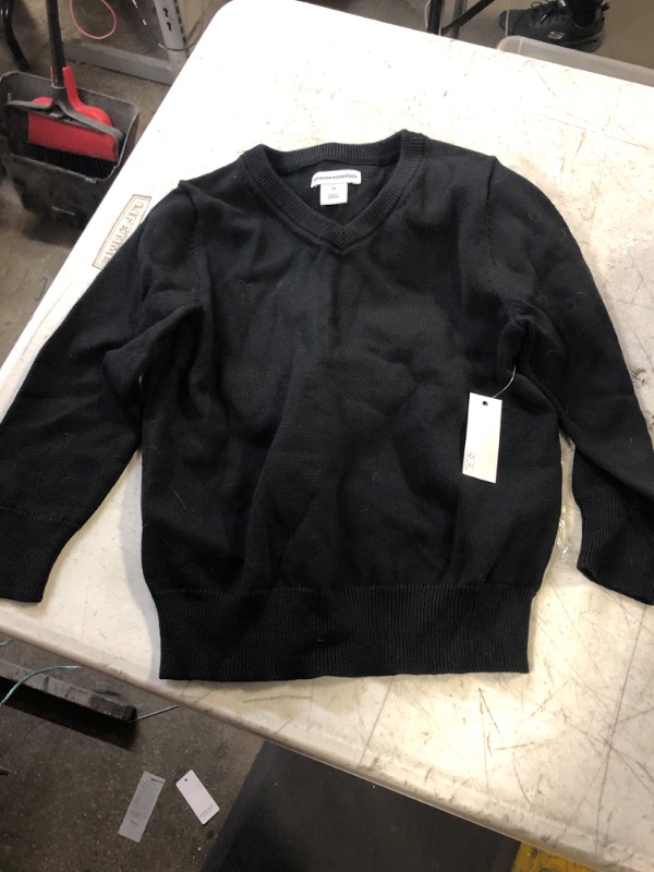 Photo 1 of Amazon Essentials Boys and Toddlers' Uniform Cotton V-Neck Sweater 3T Black Heather
