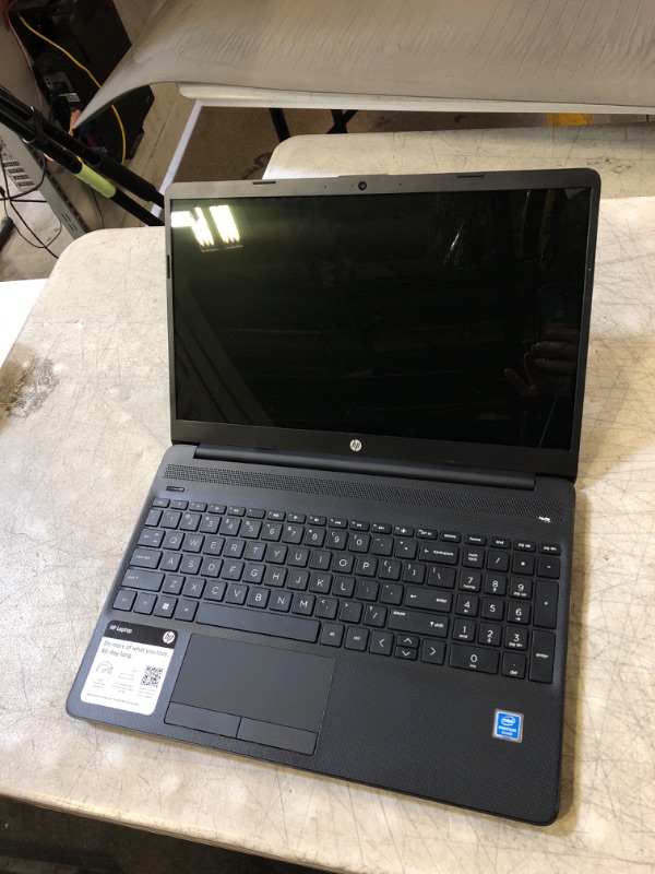 Photo 18 of HP 15.6" Laptop, Intel Pentium Silver N5030, 4GB RAM, 128GB SSD, Jet Black, Windows 11 Home in S Mode, 15-dw1783wm
(NEW , NEEDS TO BE SET UP)