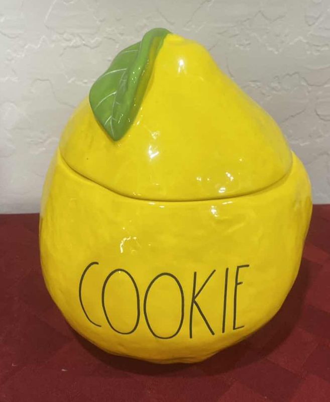 Photo 1 of RAE DUNN CERAMIC LEMON COOKIE JAR H7”