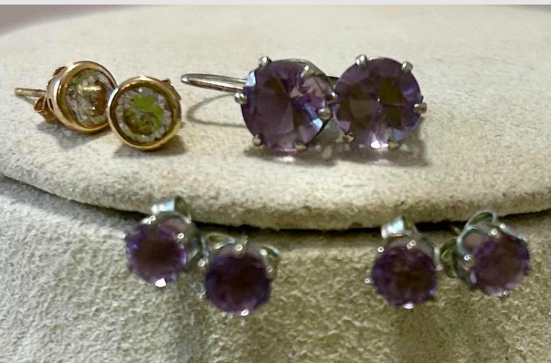 Photo 1 of 4 PAIRS SMALL PIERCED EARRINGS