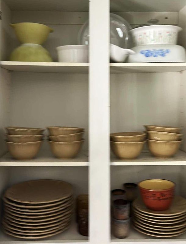 Photo 1 of CONTENTS OF CABINET