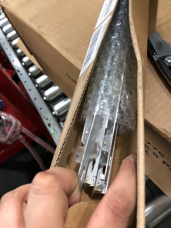Photo 1 of 8 Pcs Full TOT_55D2900 LED Backlight Strips Set 55D2900 A-1 55D2900 B-1 for TCL TVs 55S405 55S403 55S401 D55A810 55US57 JL.D55051330-004ES-M 4C-LB5505 55S405TEAA 55S405TBCA 55S405TMAA 55S405LAAA