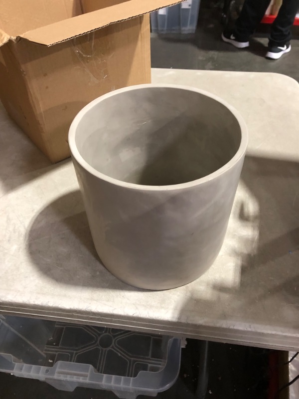 Photo 1 of ***USED***
Lartzell Plant Pots, 8.6 Inch Planters for Indoor Plants, Grey Cement