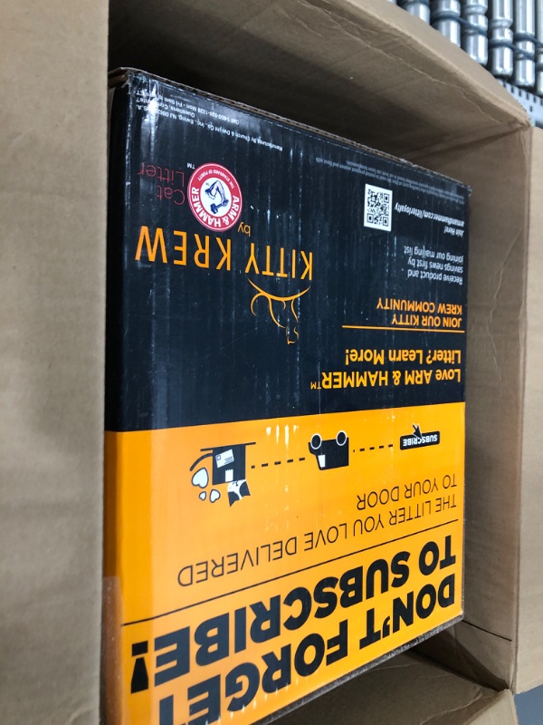 Photo 1 of Arm & Hammer Cloud Control Platinum Multi-Cat Clumping Cat Litter with Hypoallergenic Light Scent, 14 Days of Odor Control, 37 lbs 37 Pounds