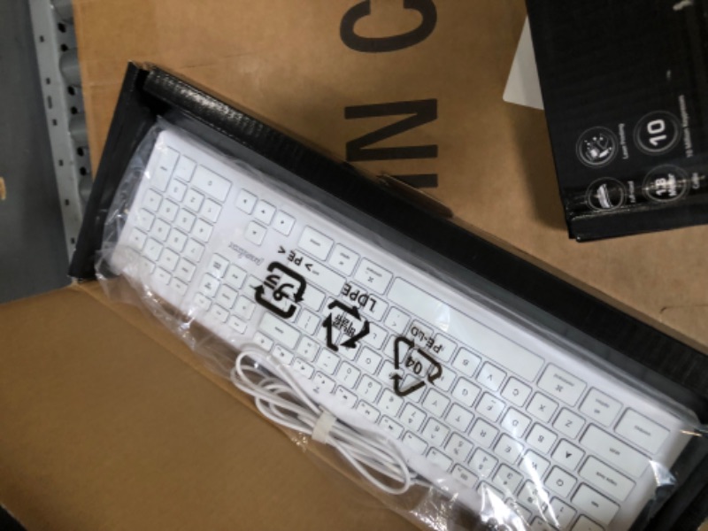 Photo 1 of Perixx PERIBOARD-106 US W, Performance wired keyboard - 20 Million Key Press Life - Full Size 17.9"x6.6"x1.7" - White