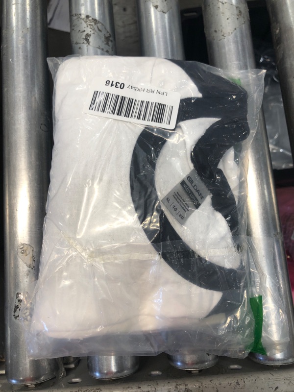 Photo 1 of Gildan Adult Heavy Cotton 3/4 Raglan T-Shirt, Style G5700, 2-Pack X-Large White/Black