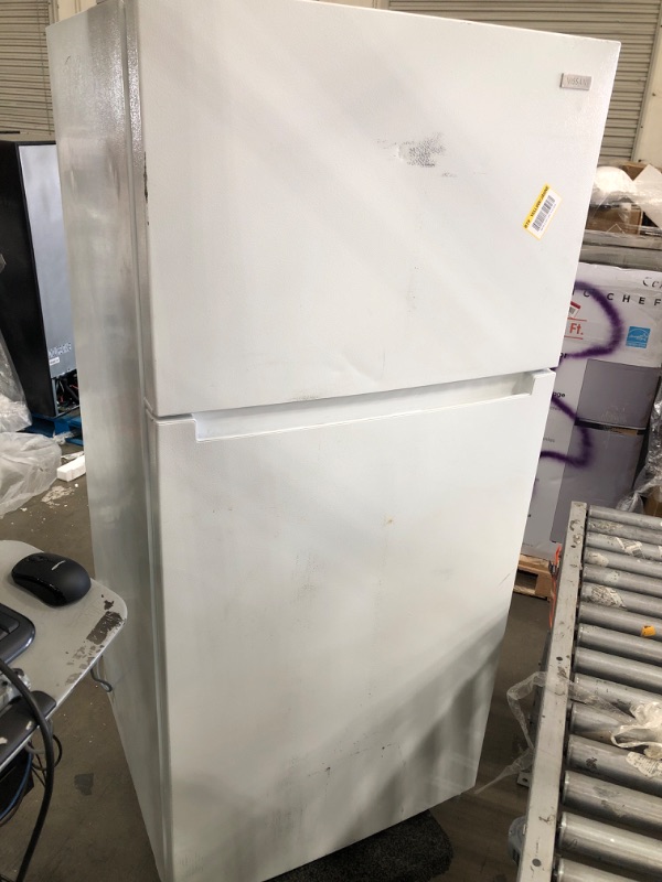 Photo 2 of 18 cu. ft. Top Freezer Refrigerator DOE in White ( NOTES ) 
