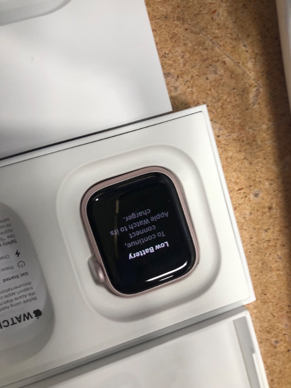 Photo 3 of ***USED - SEE COMMENTS***
Apple Watch Series 9 [GPS 41mm] Smartwatch with Pink Aluminum Case with Pink Sport Loop