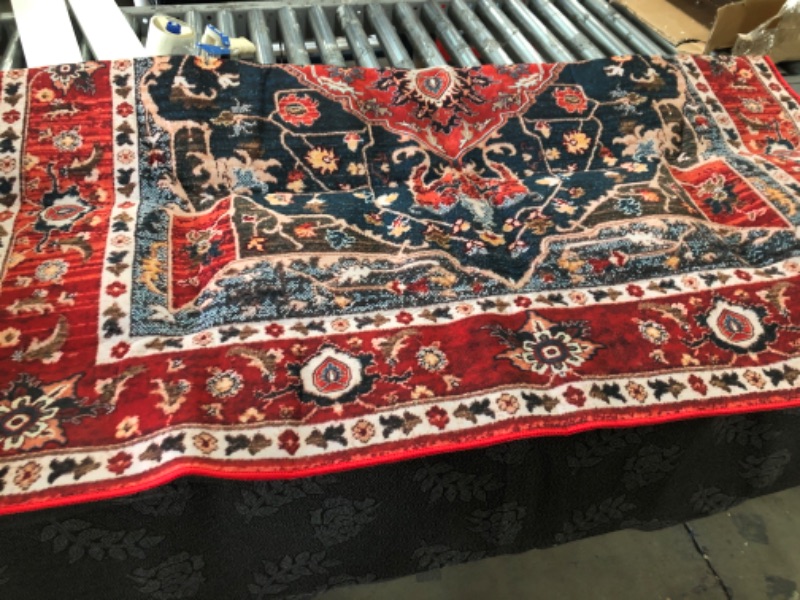 Photo 1 of 5' x 8' Red Area Rug