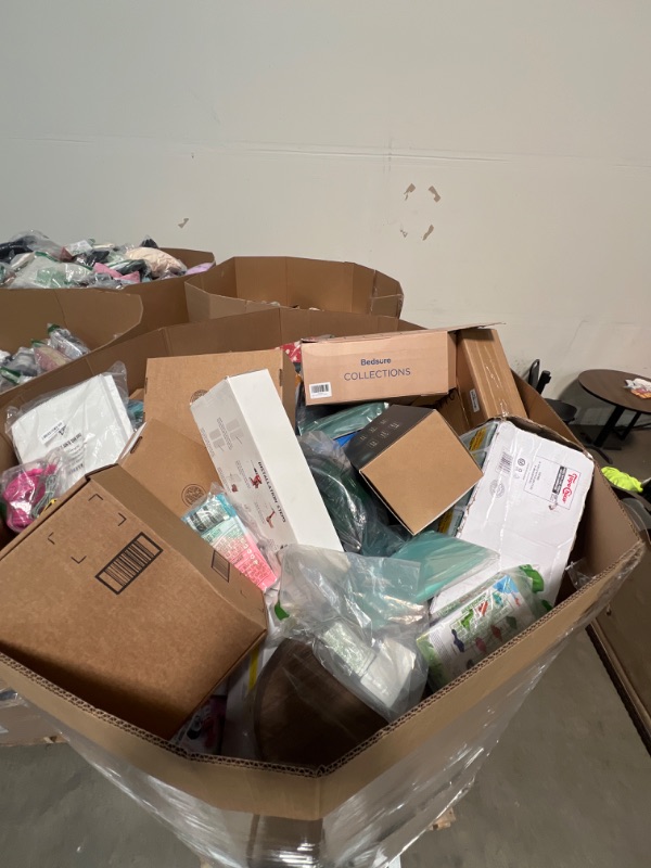 Photo 2 of Nellis Big Box: A Variety of Household Items (AS-IS/NR)