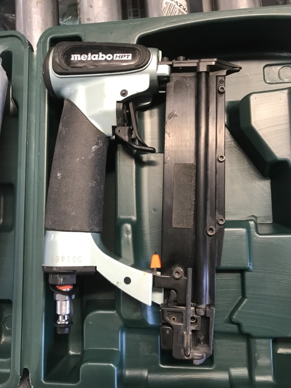 Photo 2 of Metabo HPT 1.375-in 23-Gauge Pneumatic Pin Nailer