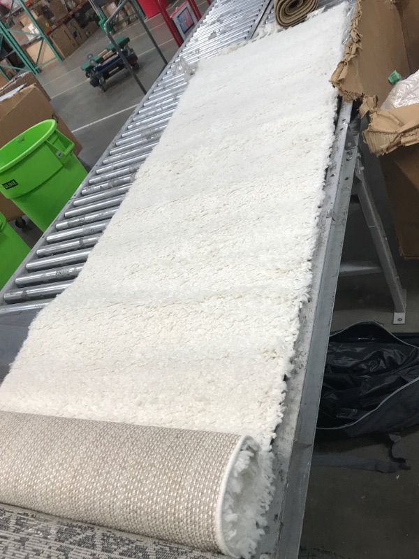 Photo 2 of 10 ft x 2'6 ft white runway rug 