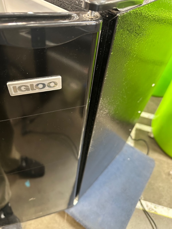 Photo 2 of **SEE NOTYES**Igloo IRF32BK6A 3.2 Cu.Ft. Single Door Compact Refrigerator with Freezer, Slide Out Glass Shelf, Perfect for Homes, Offices, Dorms 3.2 Cu. Ft. Black