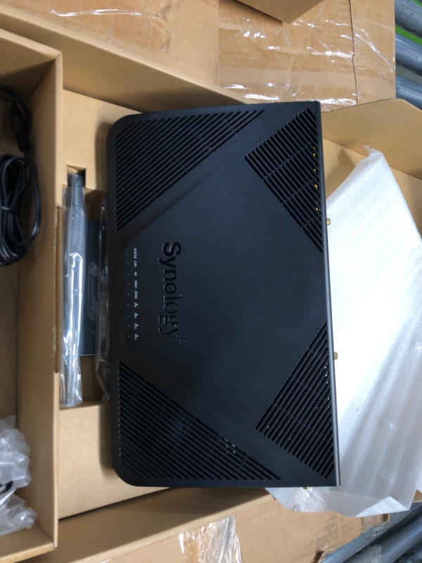 Photo 2 of Synology RT2600ac – 4x4 dual-band Gigabit Wi-Fi router, MU-MIMO, powerful parental controls, Threat Prevention, bandwidth management, VPN, expandable coverage with mesh Wi-Fi RT2600ac Wi-Fi router